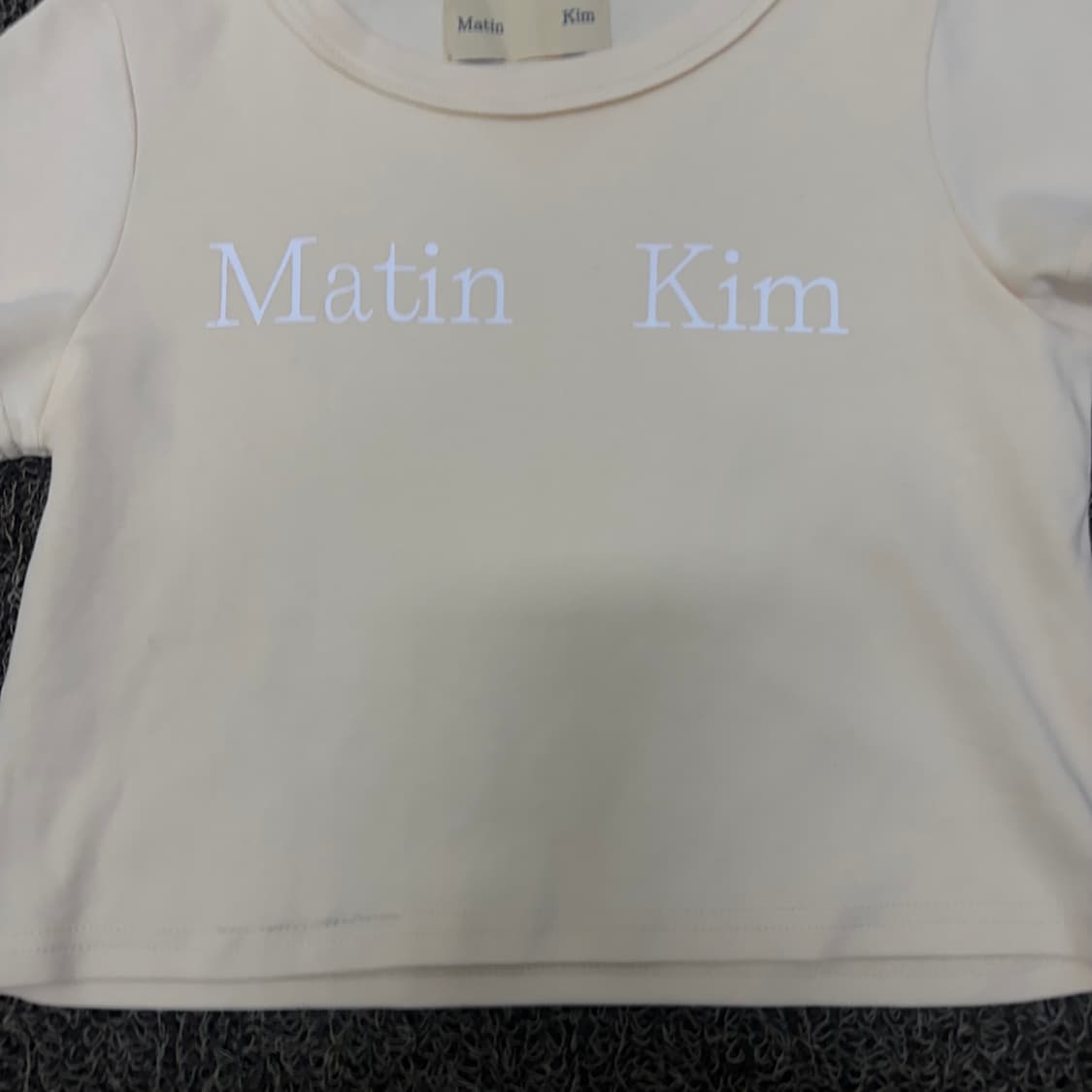 마뗑킴 여성 크롭 반팔 티셔츠 아이보리 상품이미지4