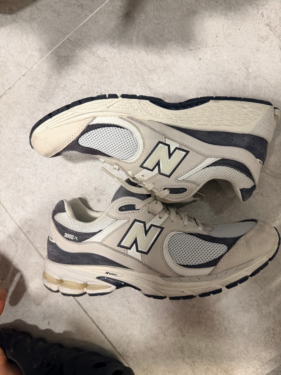 NEW BALANCE SHOE PALACE 2002R 상품이미지1