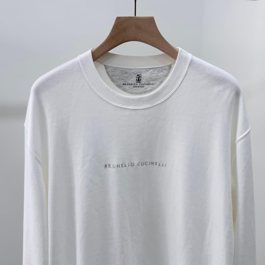 [S+급/2XL] 브루넬로 쿠치넬리 코튼 로고 크루넥 맨투맨 화이트 상품이미지2
