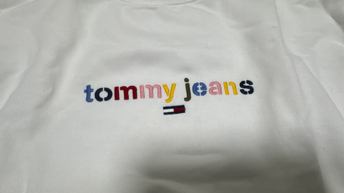 타미진스 컬러 자수 화이트 맨투맨 상품이미지3