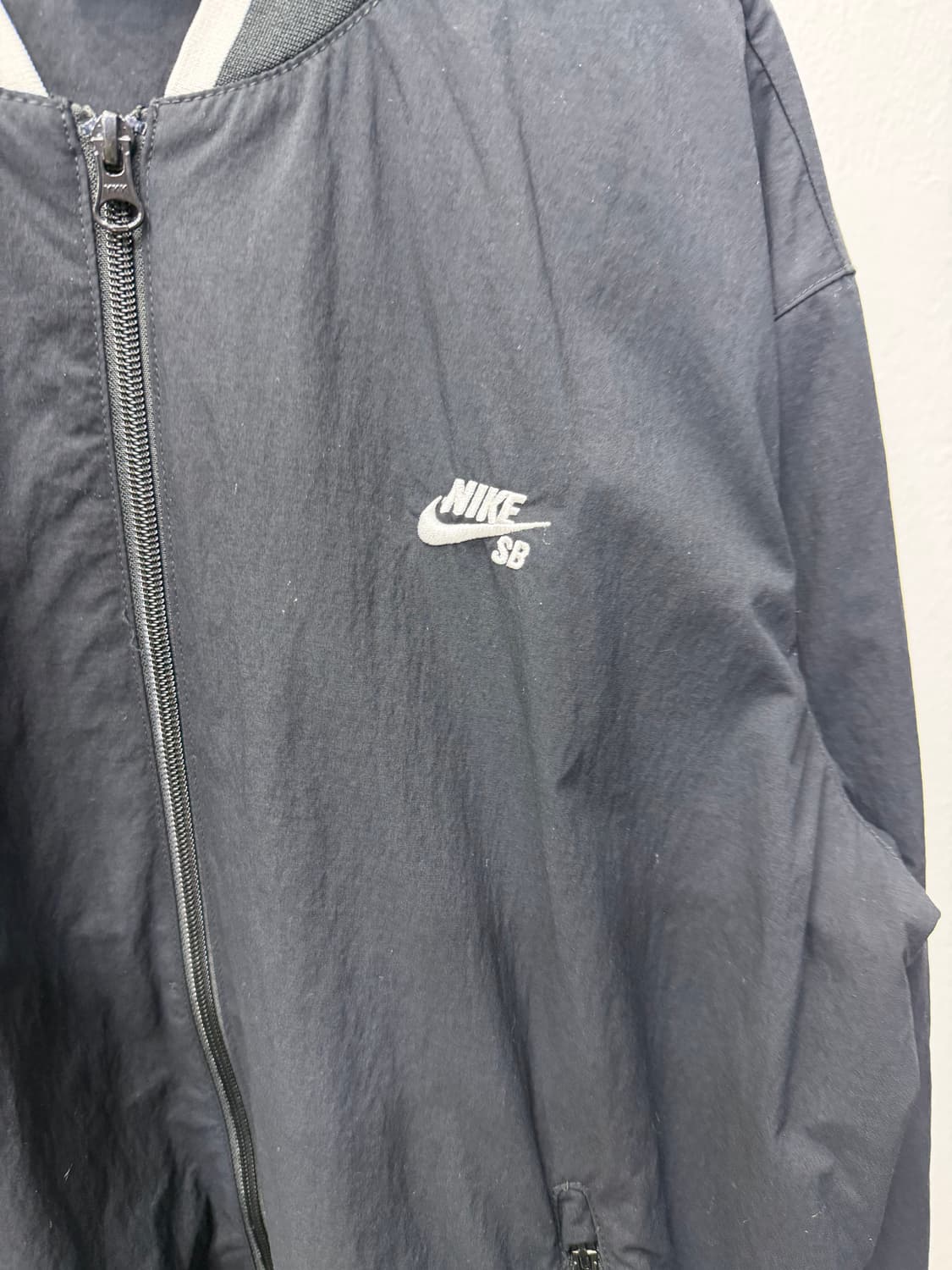 정품) 나이키 SB 블랙 우븐 봄버 자켓 M 상품이미지3