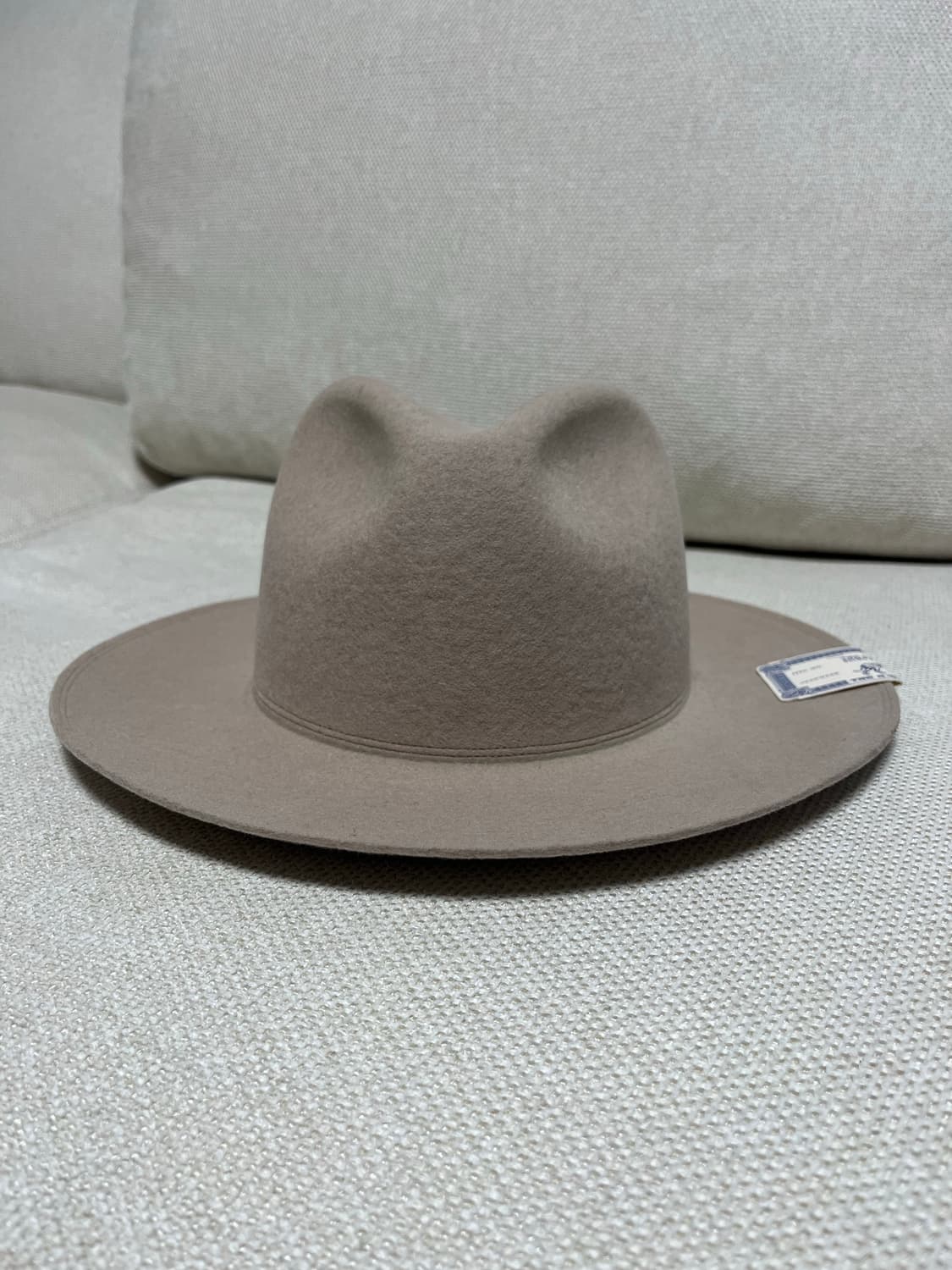 the h.w dog 페도라 아이보리 42 판매합니다 상품이미지2