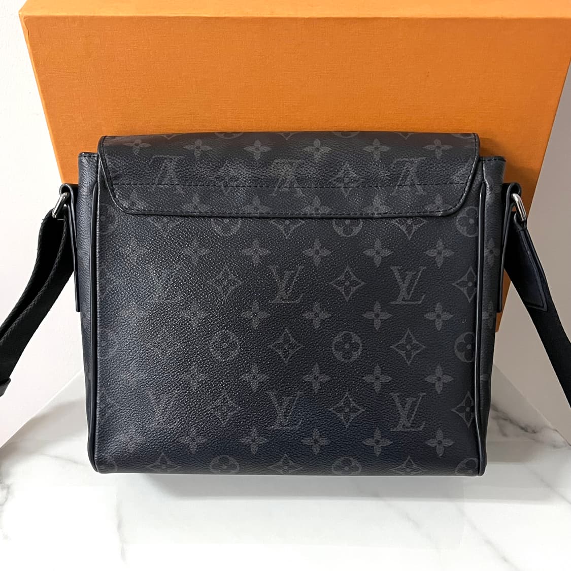 [A급/정품] 루이비통 디스트릭트 pm 메신저 크로스백 가방 상품이미지3