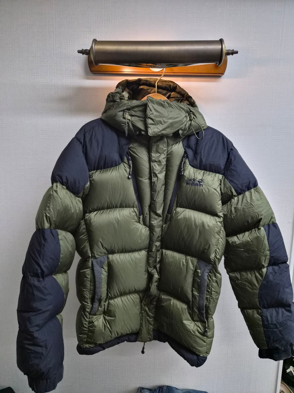 110) 잭울프스킨 800fil 구스다운 패딩 팝니다 상품이미지1