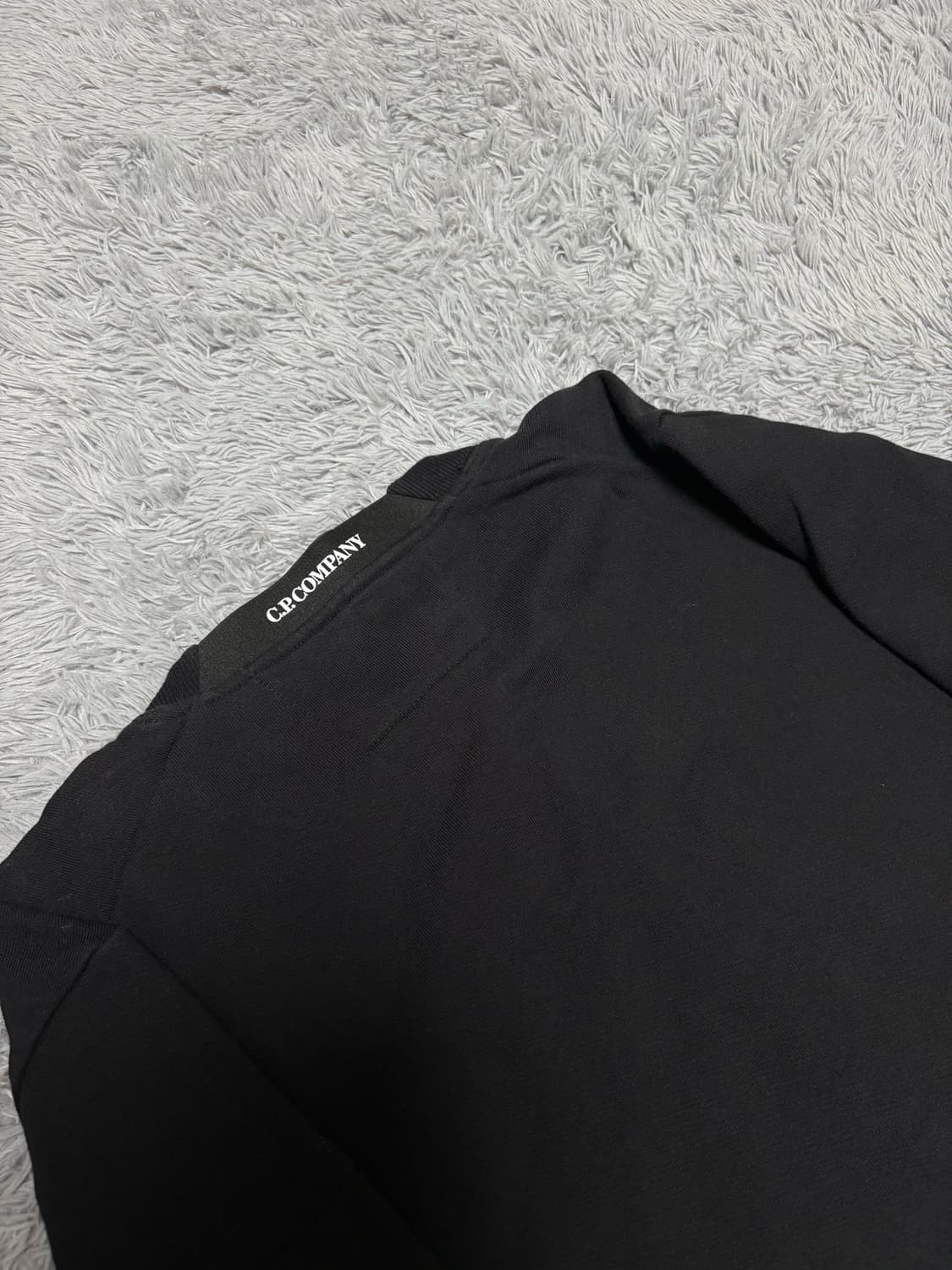 CP컴퍼니 렌즈 와펜 맨투맨 상품이미지4