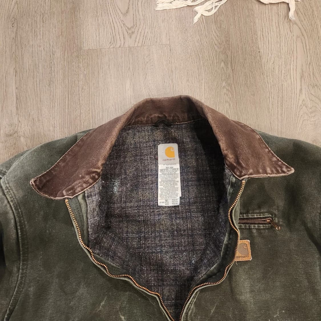 칼하트 J97 디트로이트 자켓 모스 그린 상품이미지2