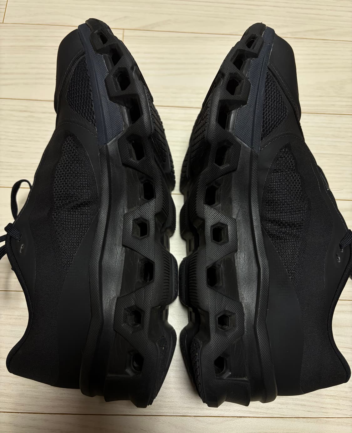 파프 온 클라우드몬스터 2 블랙 마그넷 265 상품이미지3