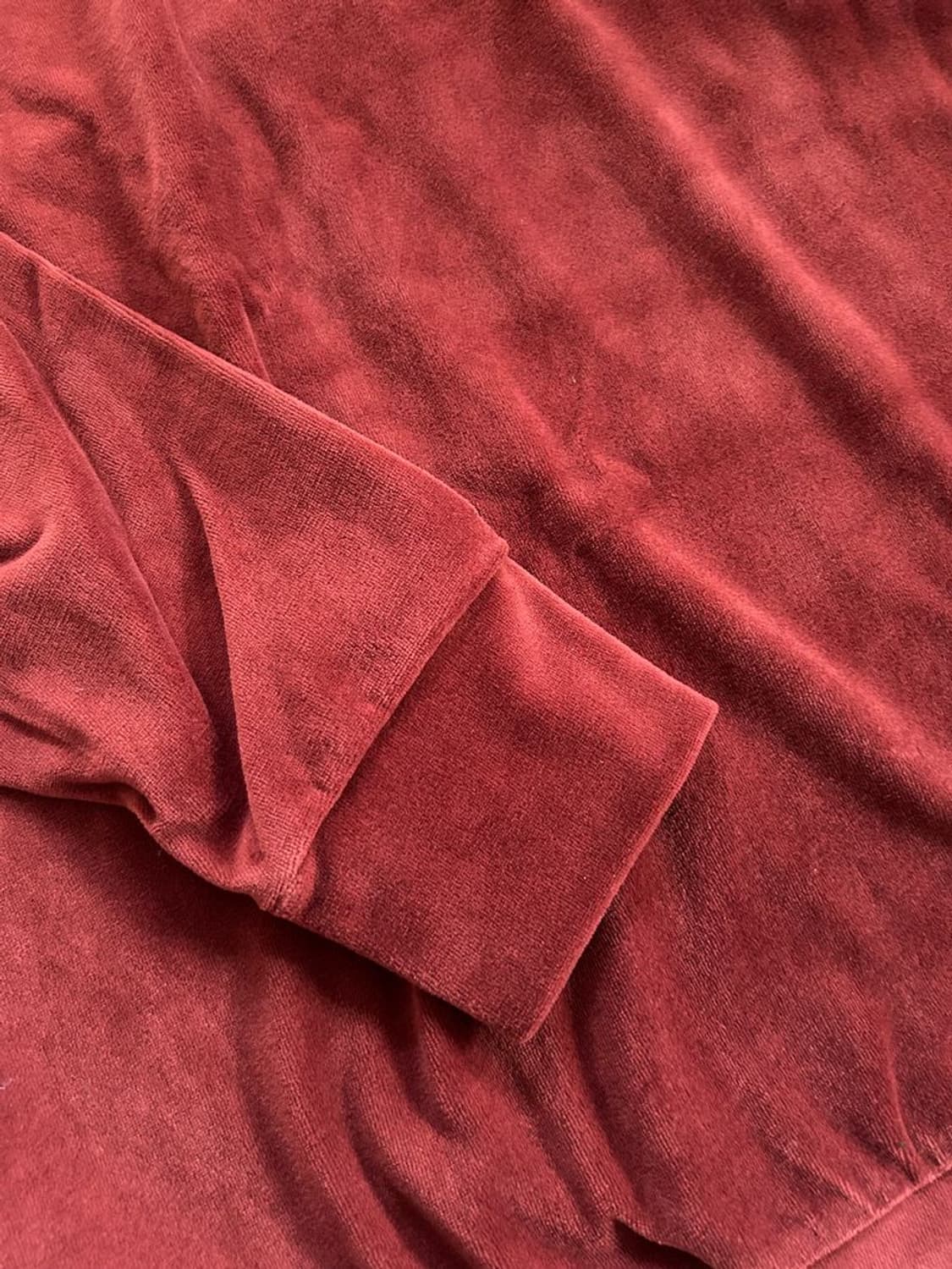 VELOUR CREW NECK TOP 벨벳 크루넥 탑 상품이미지4