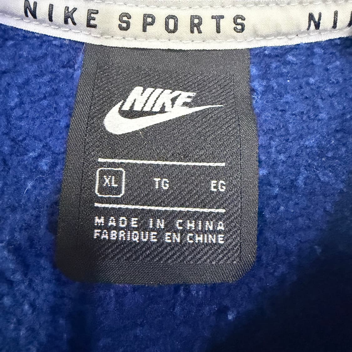 Nike 뉴트로 센터로고 스웻셔츠  상품이미지3