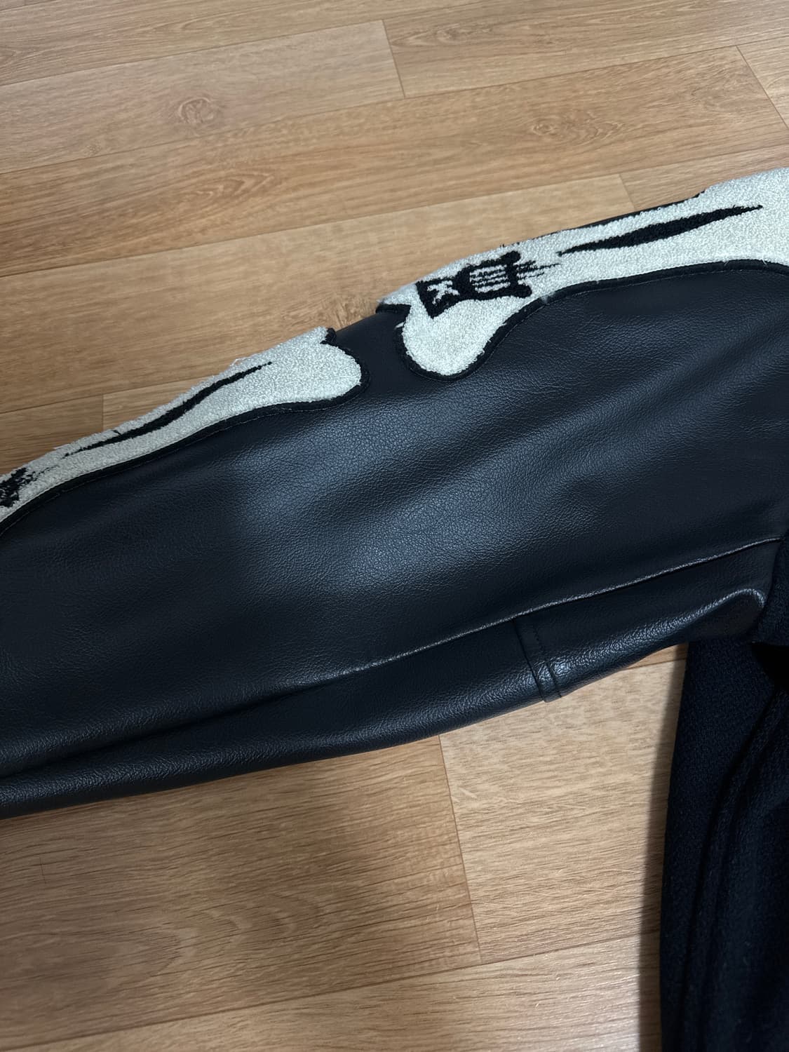 캐피탈 본 바시티 3 상품이미지8