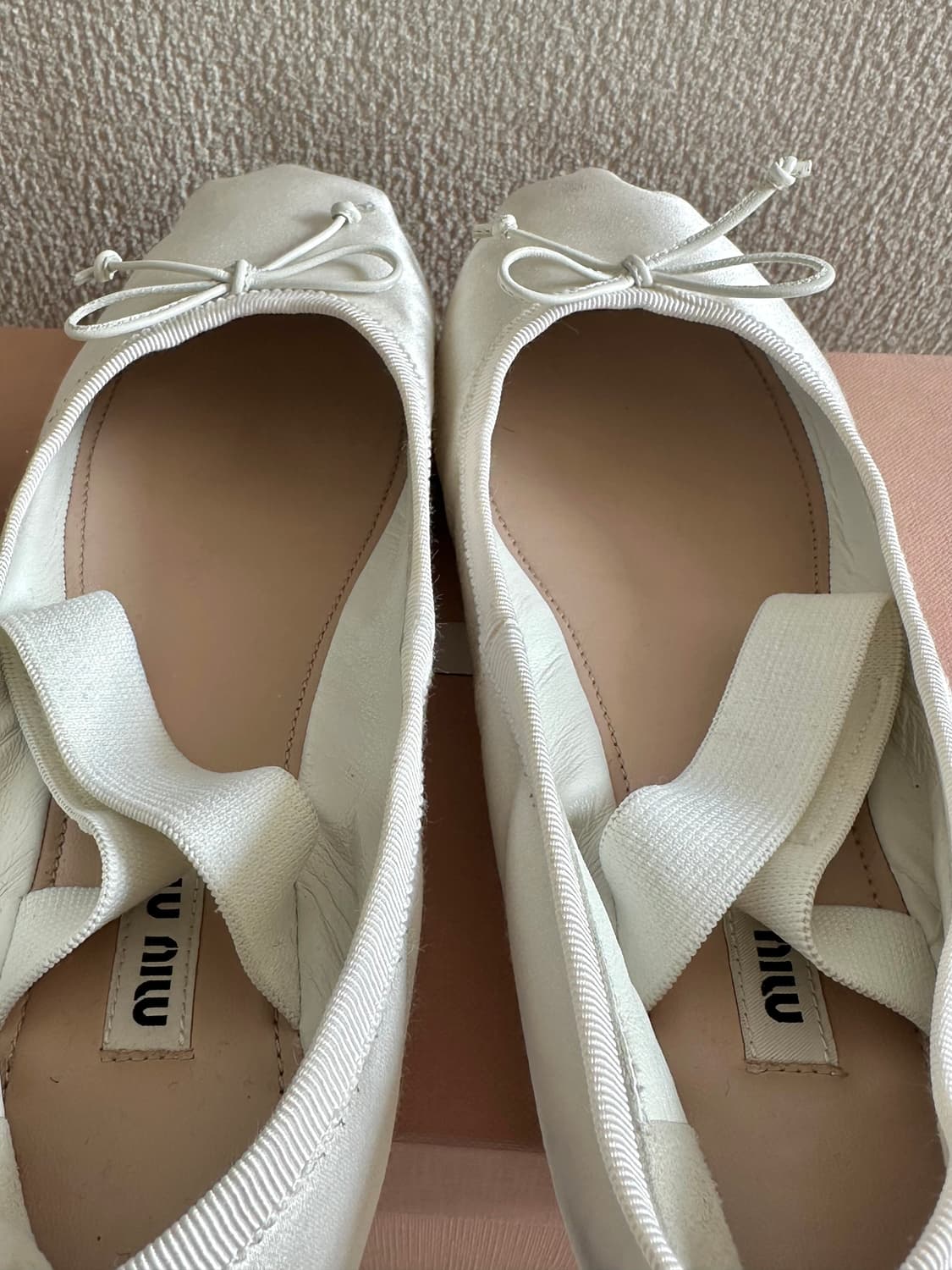 미우미우 새틴 리본 발레리나 슈즈 36.5(235) 상품이미지8