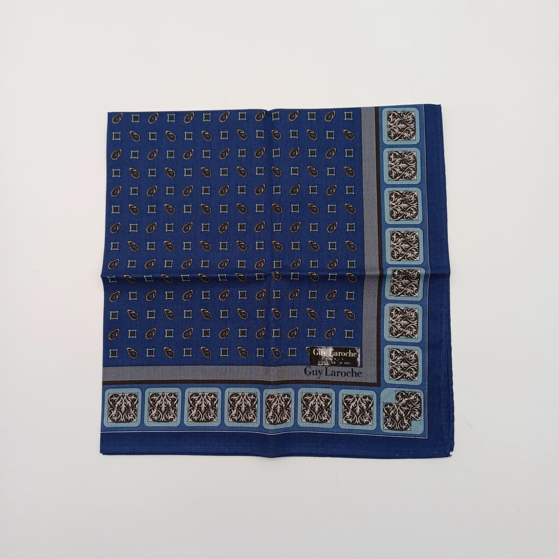 GUY LAROCHE 기라로쉬 손수건 스카프 [FB11735-185-5] 상품이미지3