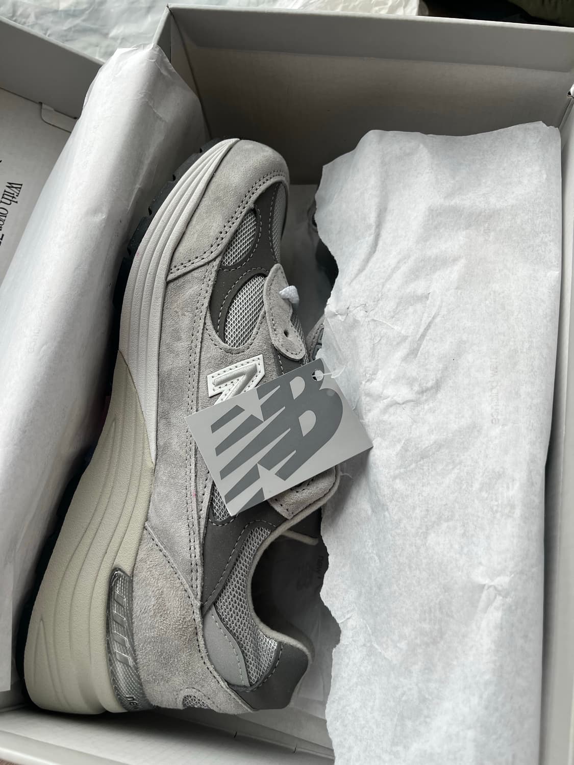 뉴발란스 992 그레이 255사이즈 새상품 팝니다 상품이미지3
