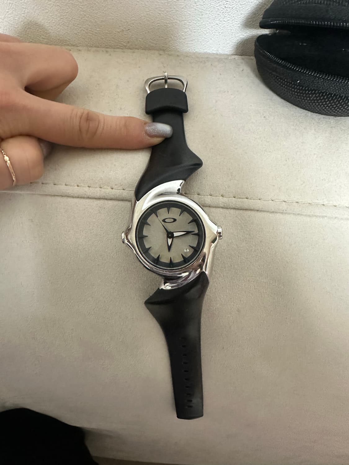 오클리 크러쉬2.0 화이트시계 상품이미지4