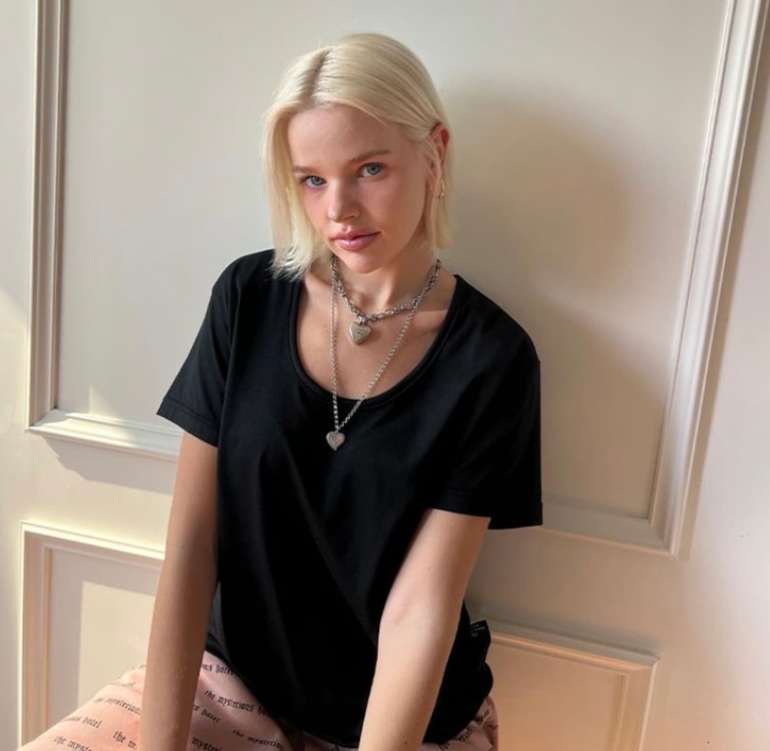 더미스테리어스호텔 베이직 티 상품이미지1