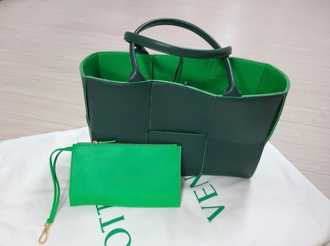 보테가 베네타 아르코 토트백MM 상품이미지2