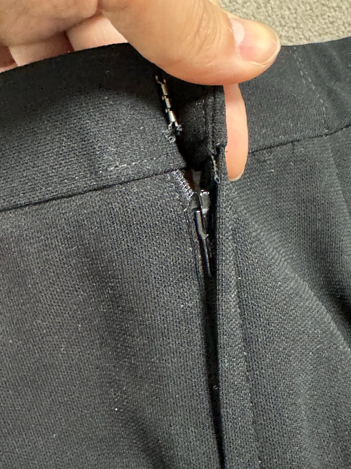 블랙 버튼 슬릿 스커트 상품이미지5