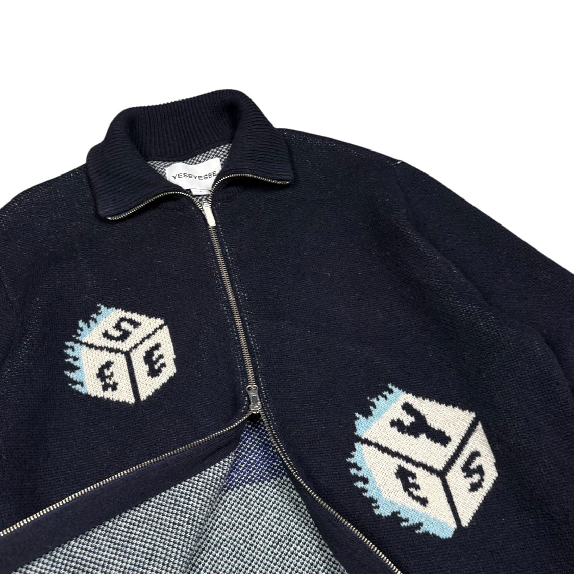 예스이이씨 네이비컬러 다이스 니트 집업 상품이미지4