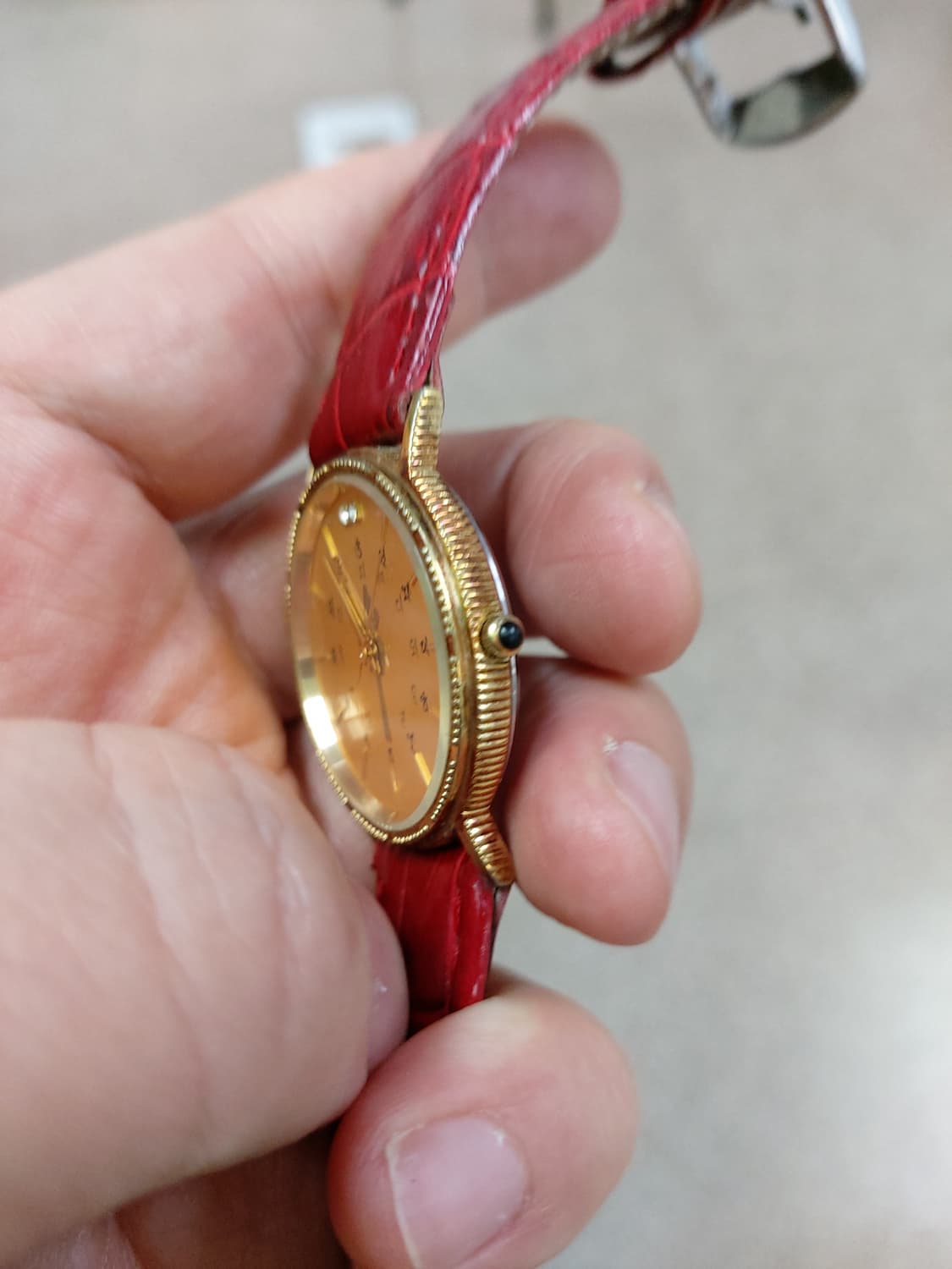 금색 다이얼이 고급스러운 불교 시계 상품이미지2