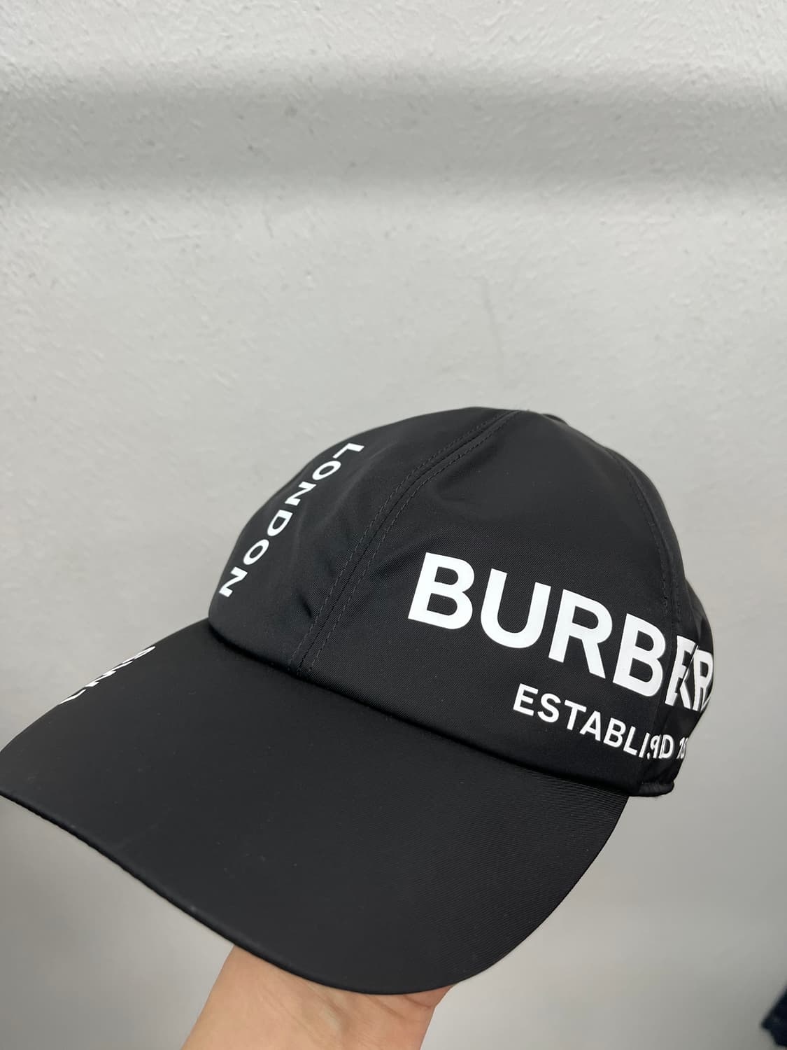 버버리 신형 나일론 볼캡  상품이미지1