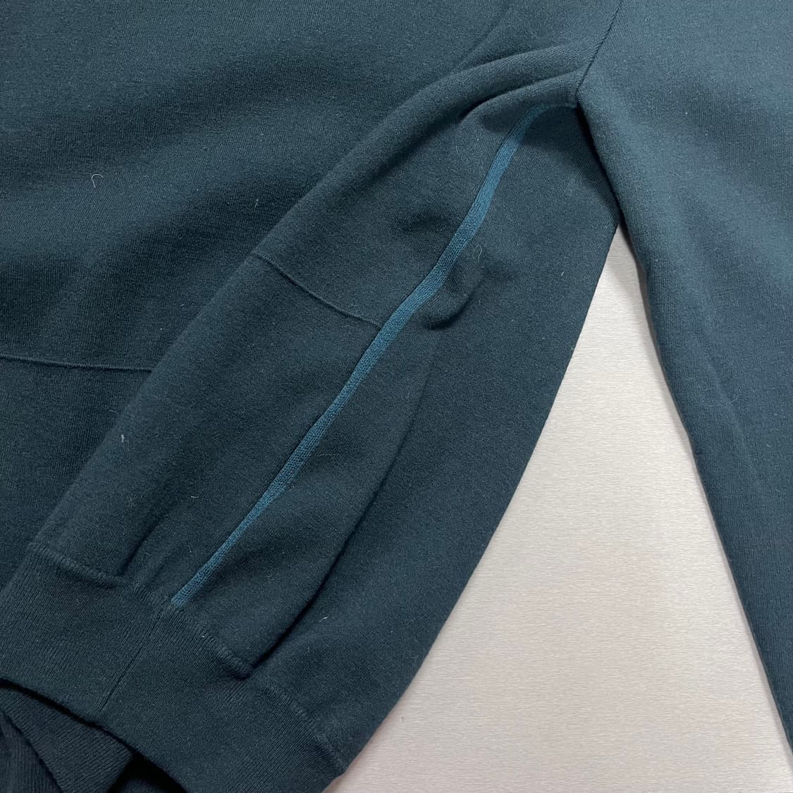 캘빈클라인 사이드 배색 울 혼방 맨투맨 상품이미지3