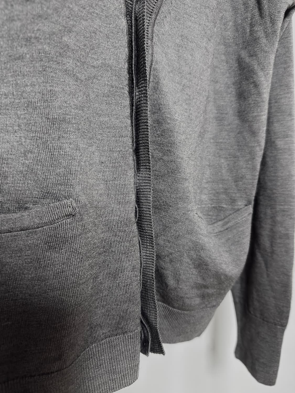 빅터앤롤프 2레이어 울혼방 가디건  상품이미지9