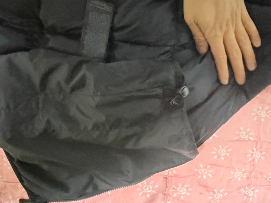 유니클로 퍼프테크 베스트 블랙 L사이즈 새상품급 판매 상품이미지5