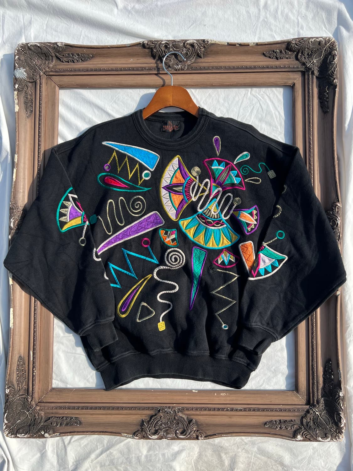 에스닉 자수 맨투맨 상품이미지1