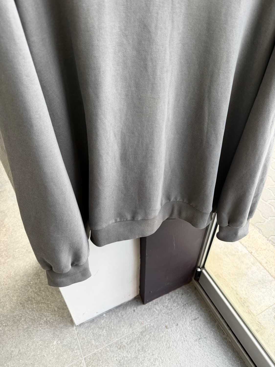 L/ 준지 22FW 백프린팅 맨투맨 상품이미지4