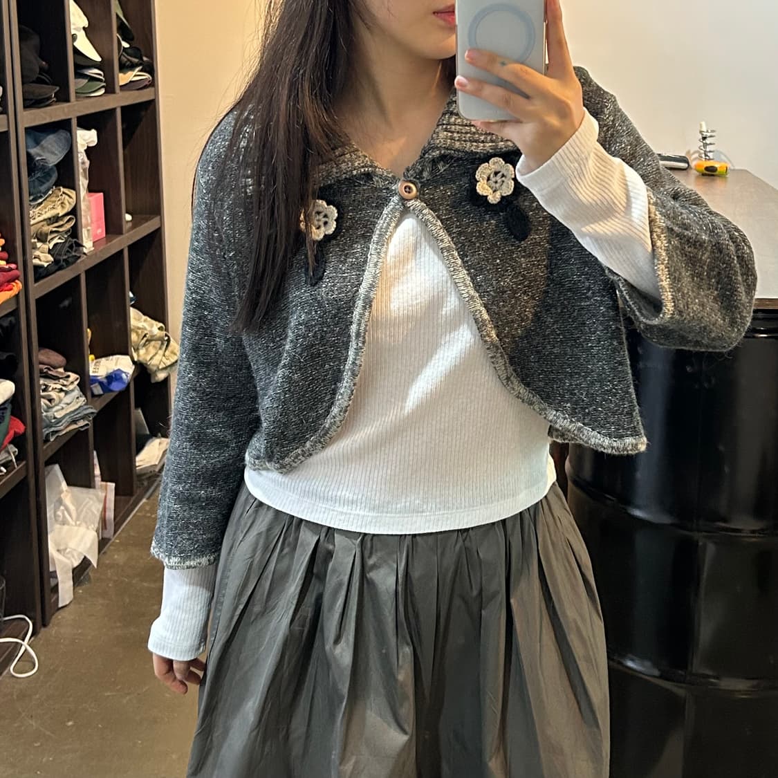 챠콜 코사지 니트 볼레로 가디건 상품이미지1