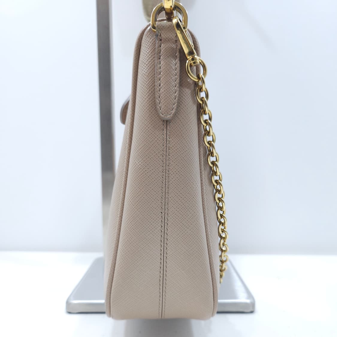 프라다 리에디션 2005 사피아노 카메오 베이지 숄더백 상품이미지3