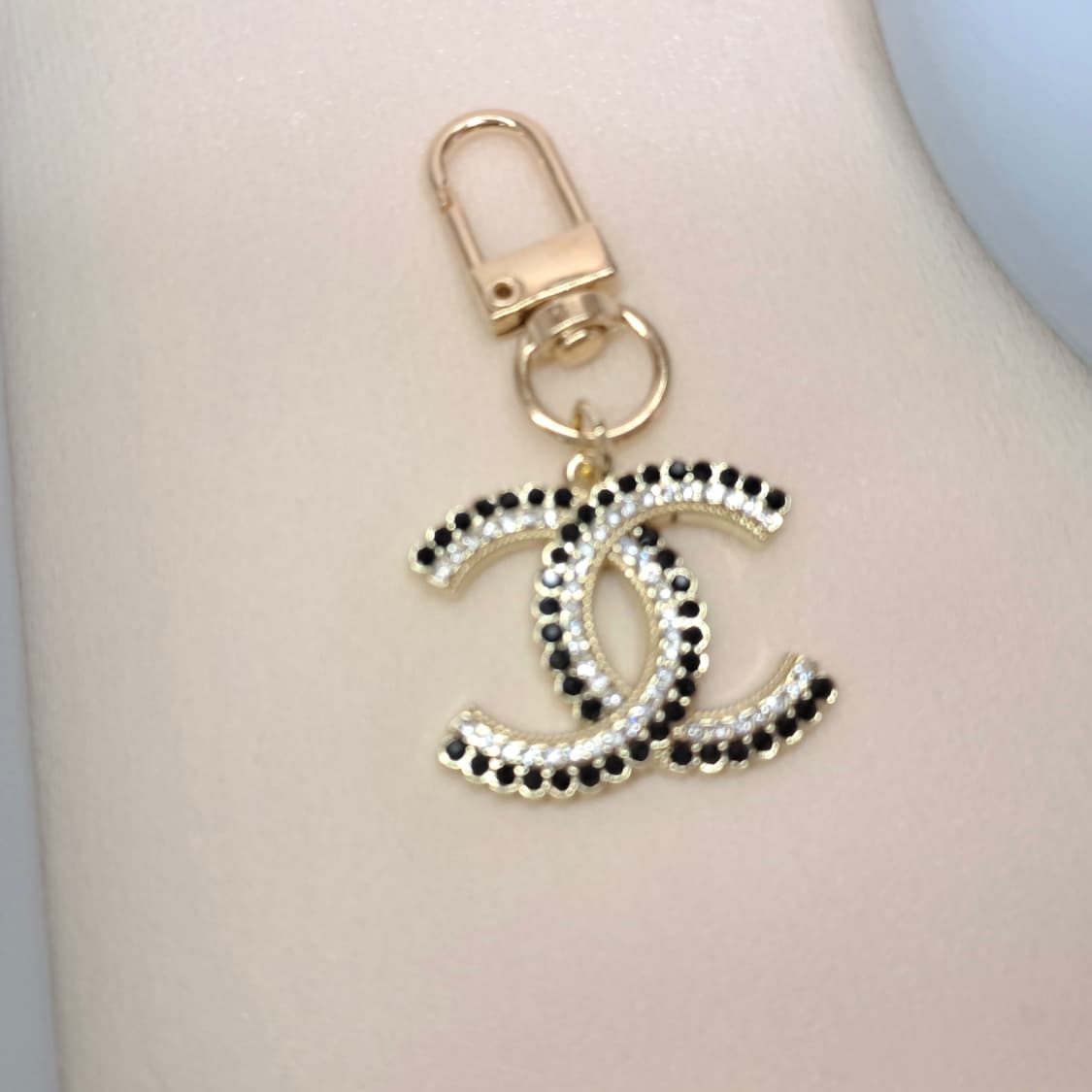 2+1 행사) 샤넬 키링 빈티지 펜던트 블랙골드 cc 상품이미지3