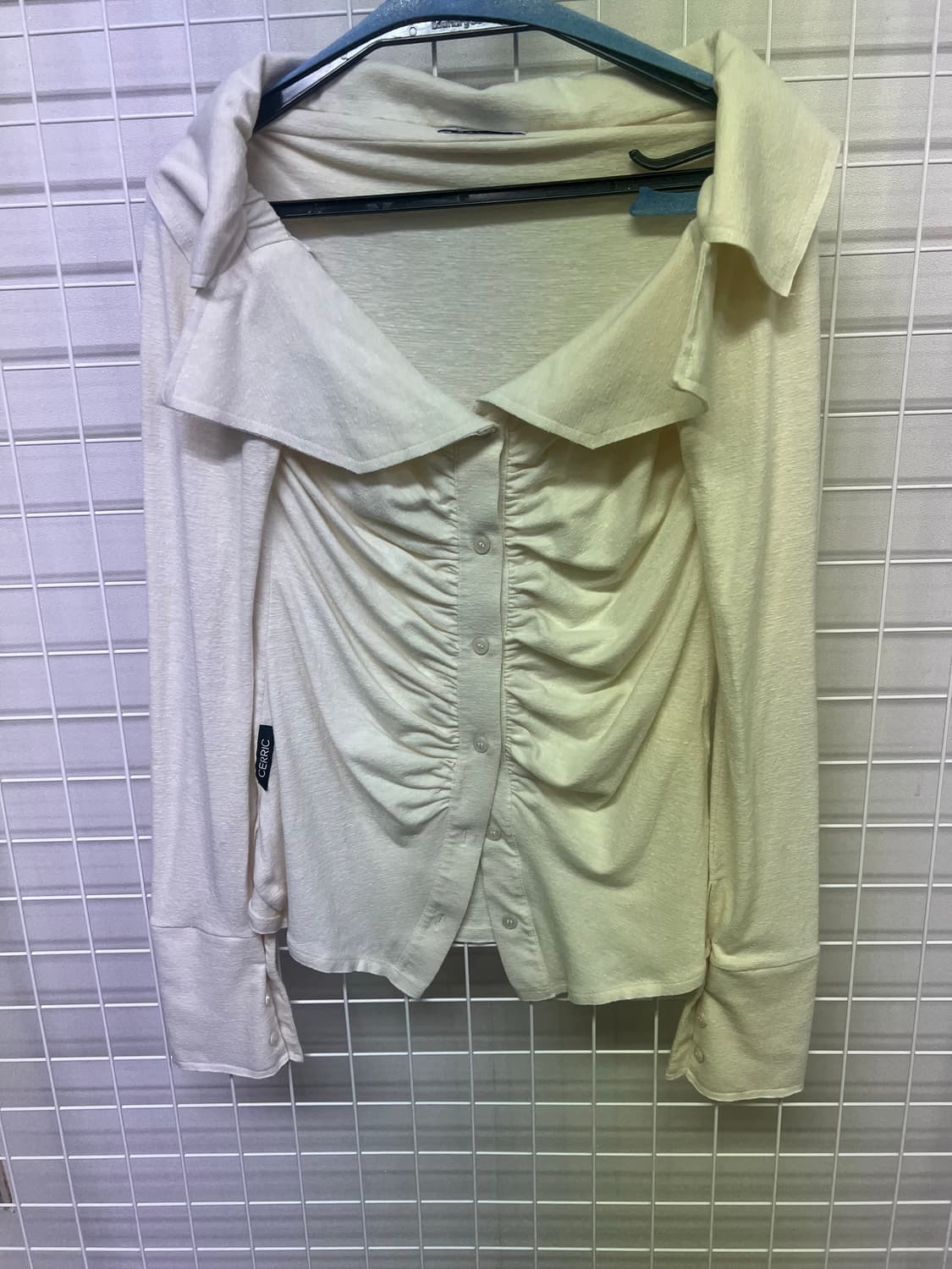 세릭 오프숄더 셔츠 / 크림 상품이미지2