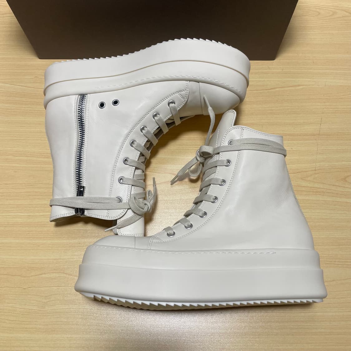 [40] 릭오웬스 라몬즈 메가범퍼 밀크 25FW 상품이미지1