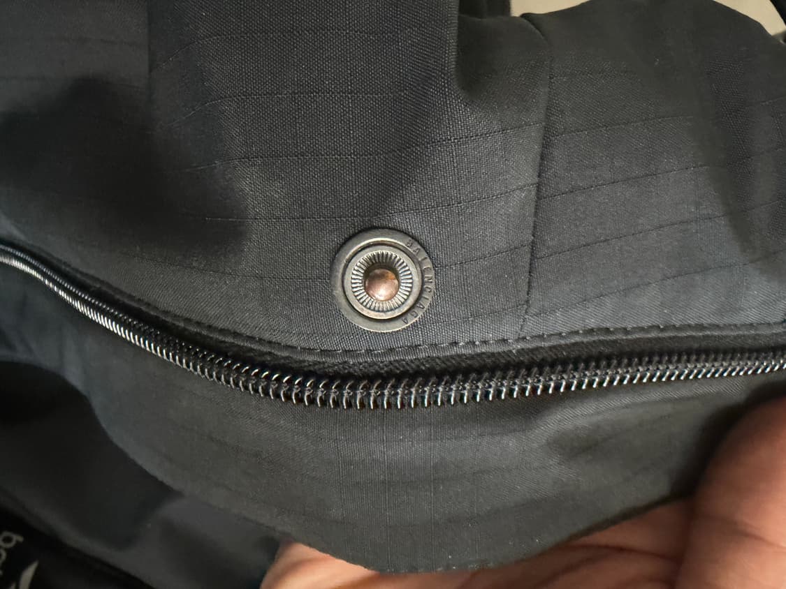 정품 발렌시아가 스키웨어 스키파카 블랙 44size 상품이미지6