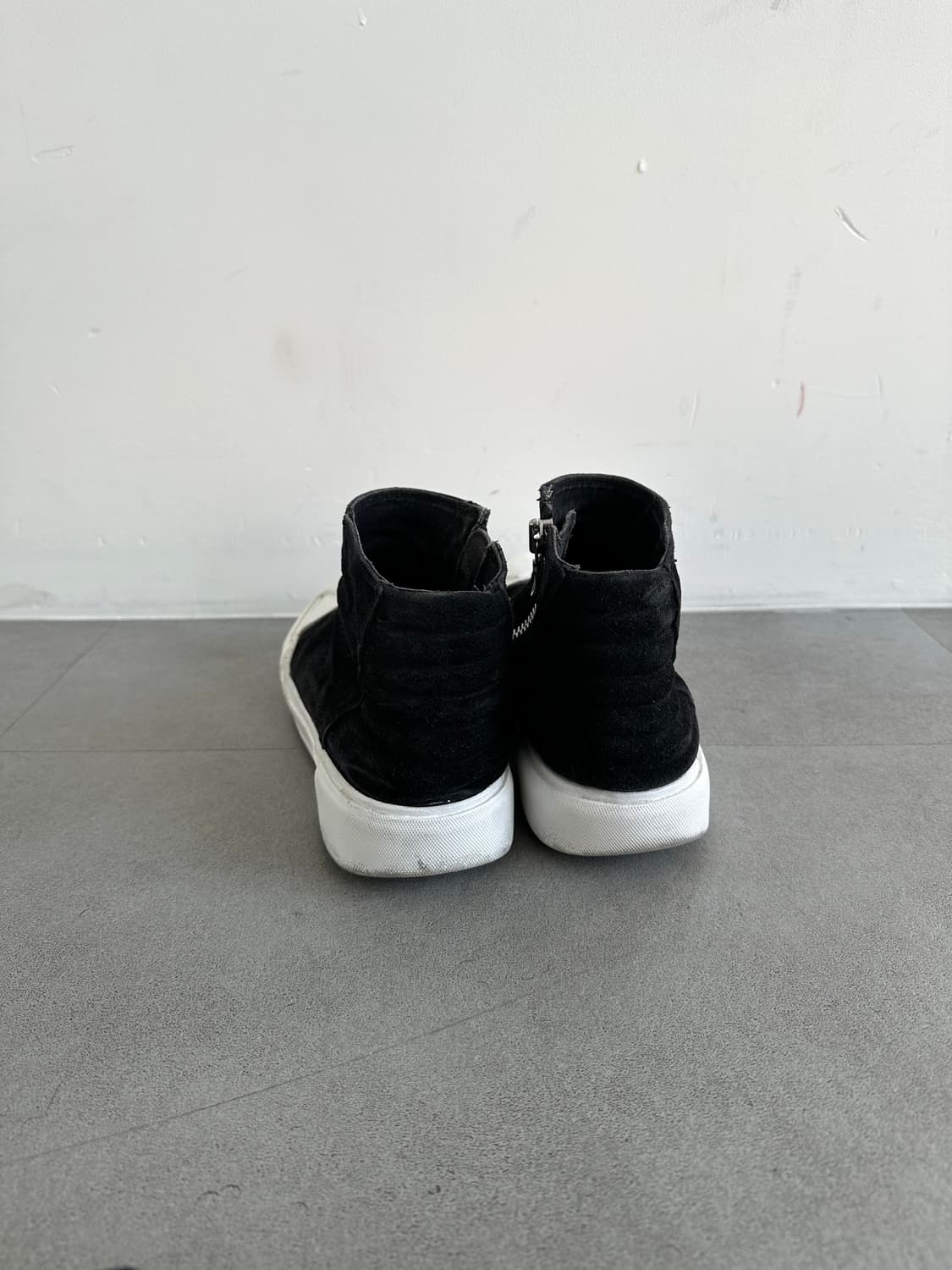 율리우스 17AW 스웨이드 하이컷 집업 부츠 상품이미지5