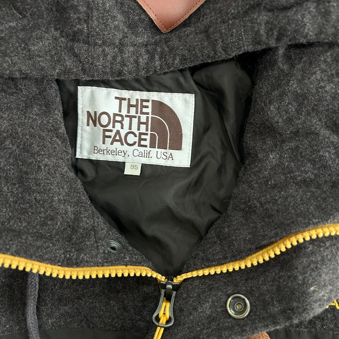The north face 노스페이스 딥브라운 바람막이 상품이미지8