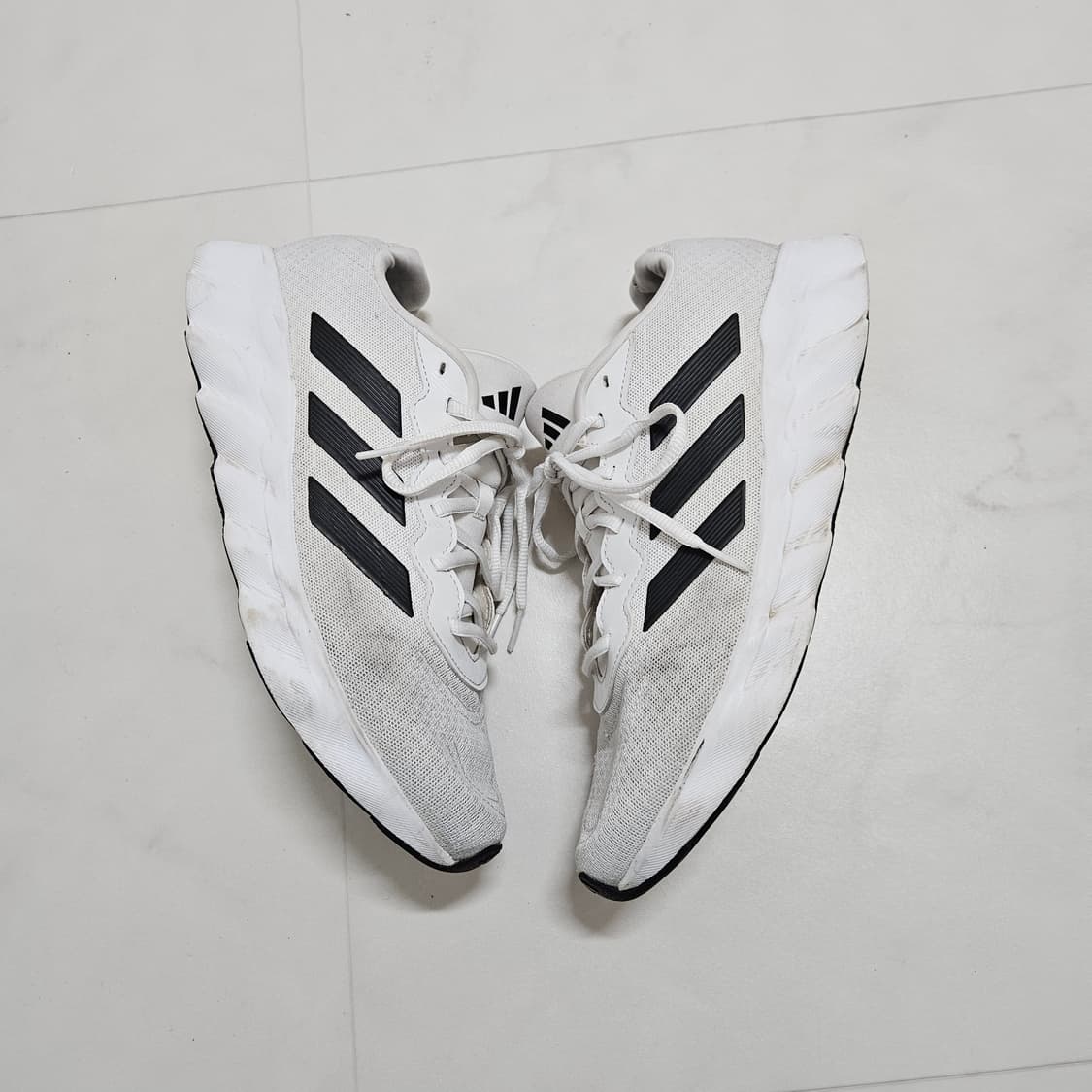 아디다스 스위치 무브 화이트 런닝화 275mm 상품이미지5