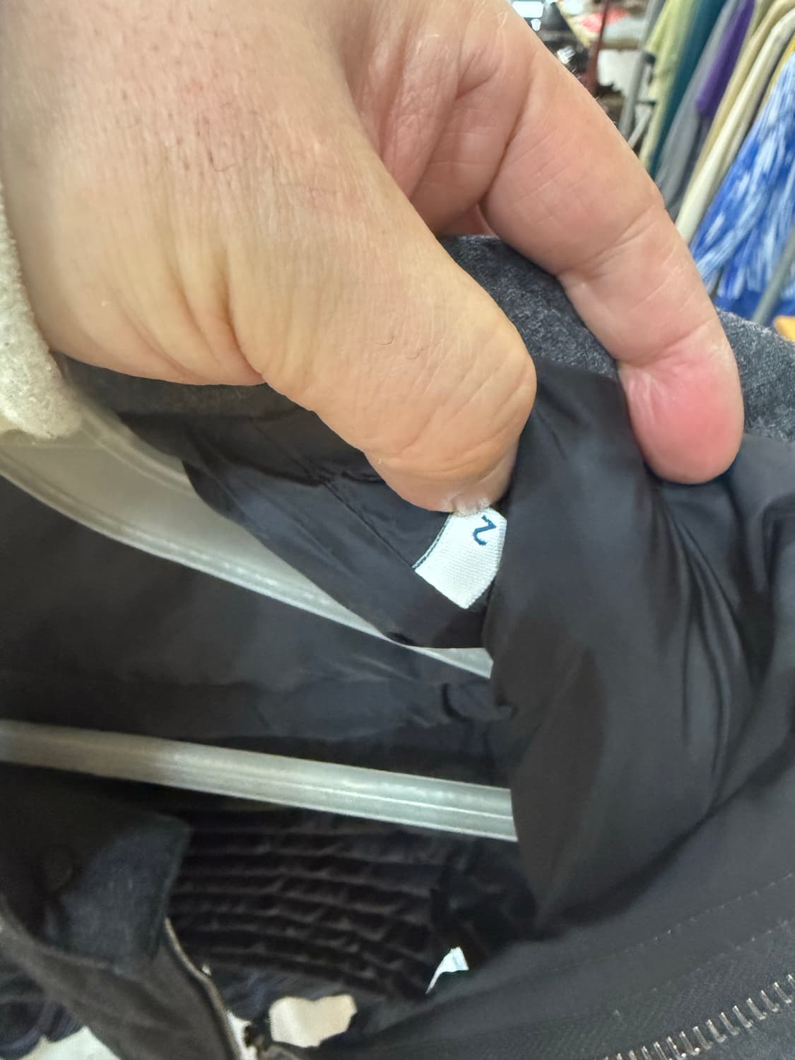 2/100 정품 몽클레어 DELABOST 패딩 팝니다 상품이미지4