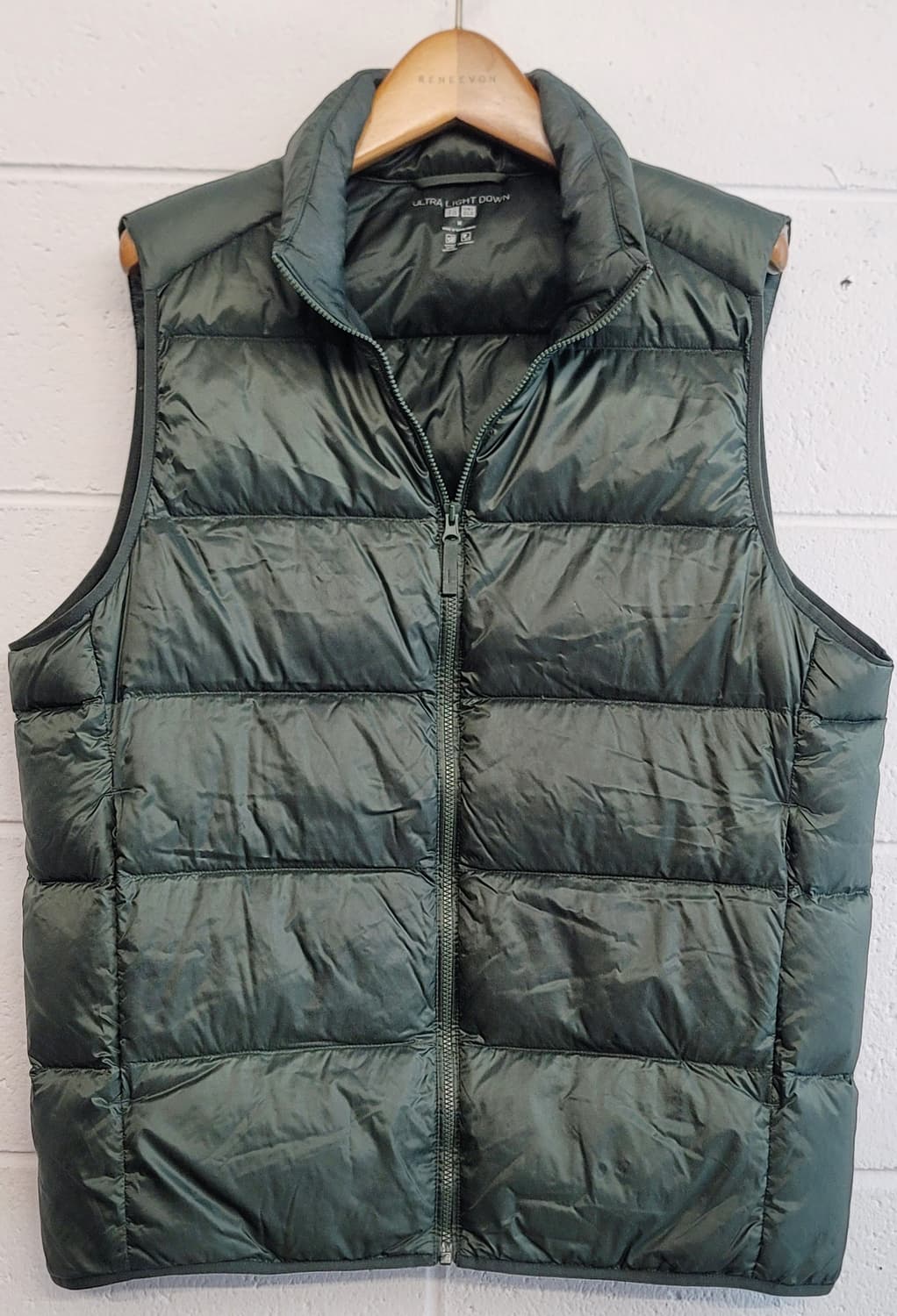 유니클로(남.여공용) 울트라 라이트다운 경량패딩베스트(조끼) 판매 상품이미지2