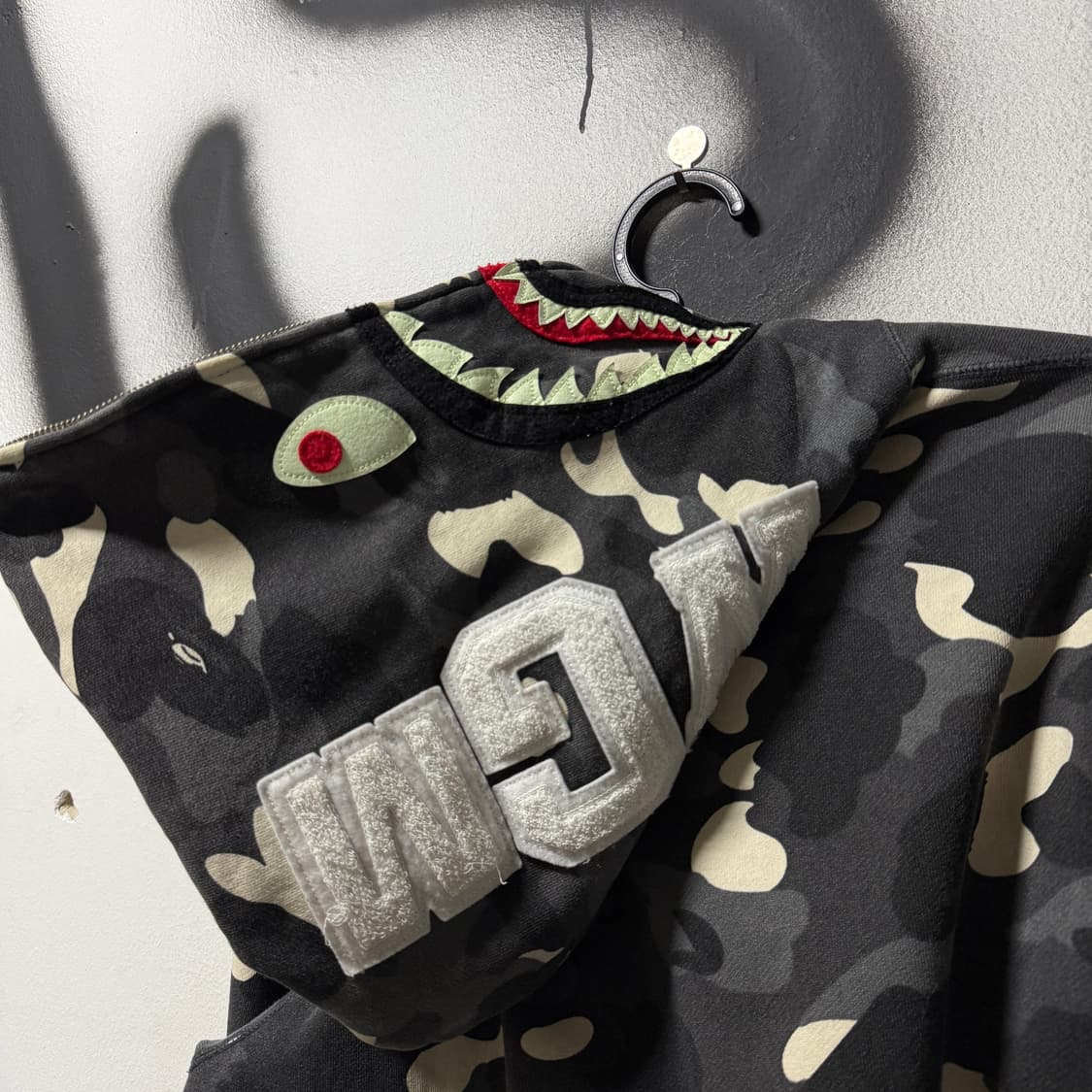 정품 베이프 흑계 시티 카모 샤크 풀 집업 후디 (야광) 상품이미지6