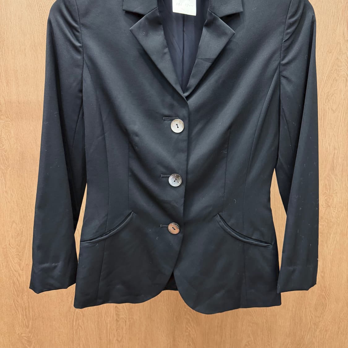 지방시 부티크 블레이저 자켓 싱글 브레스트 플리츠 슬릿 포켓 디테일 블랙 상품이미지5