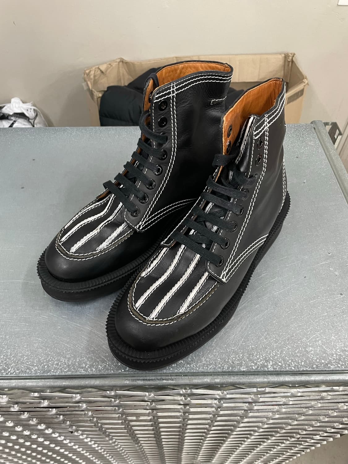 지방시 블랙 레더 앵클 부츠42 상품이미지2