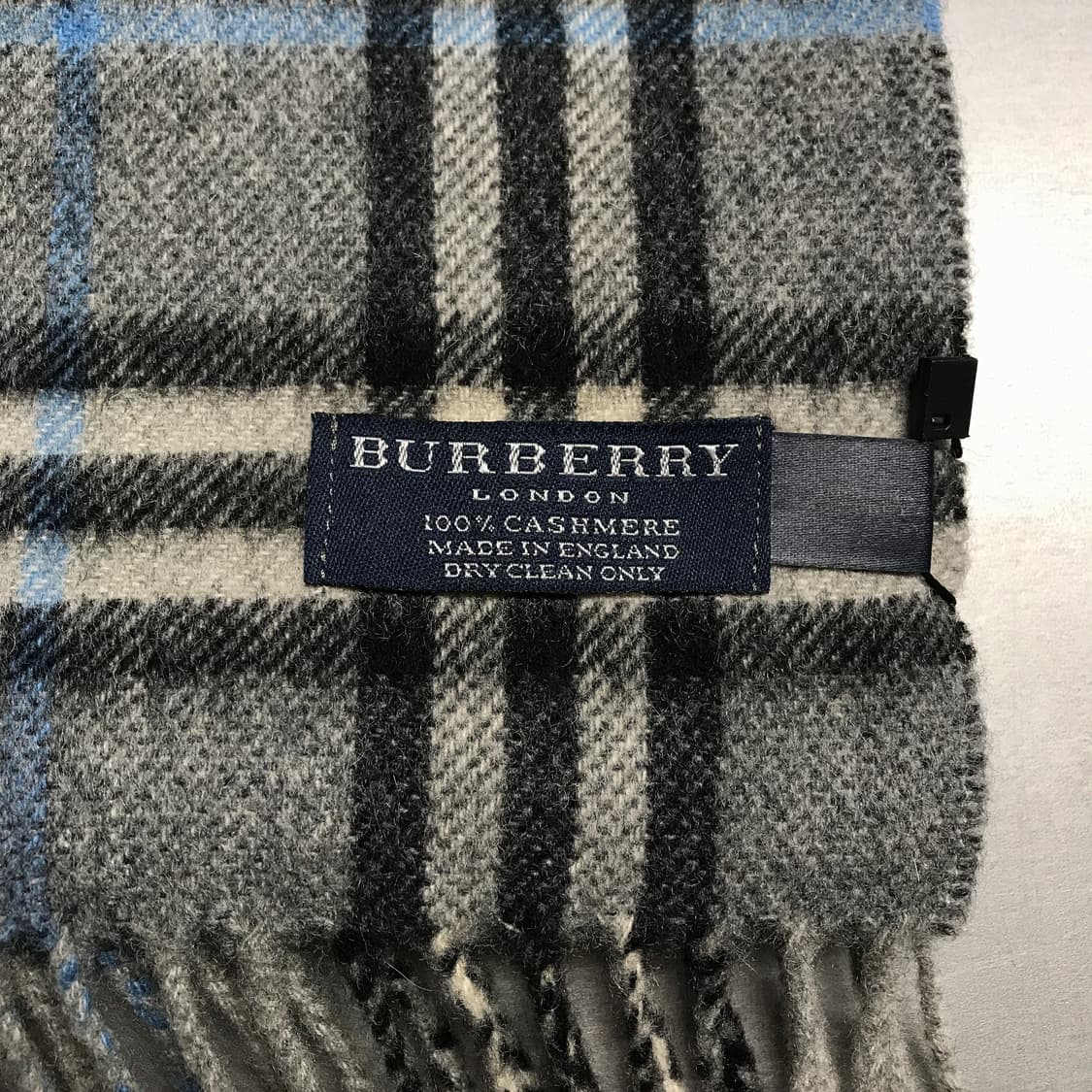 버버리 정품 캐시미어 머플러 그레이 상품이미지4