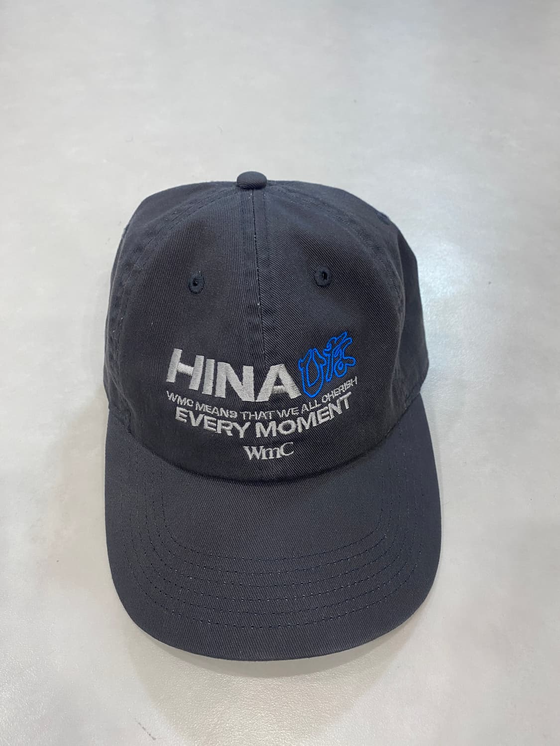 WMC X QWER 히나 로고 볼캡 차콜 그레이 상품이미지2