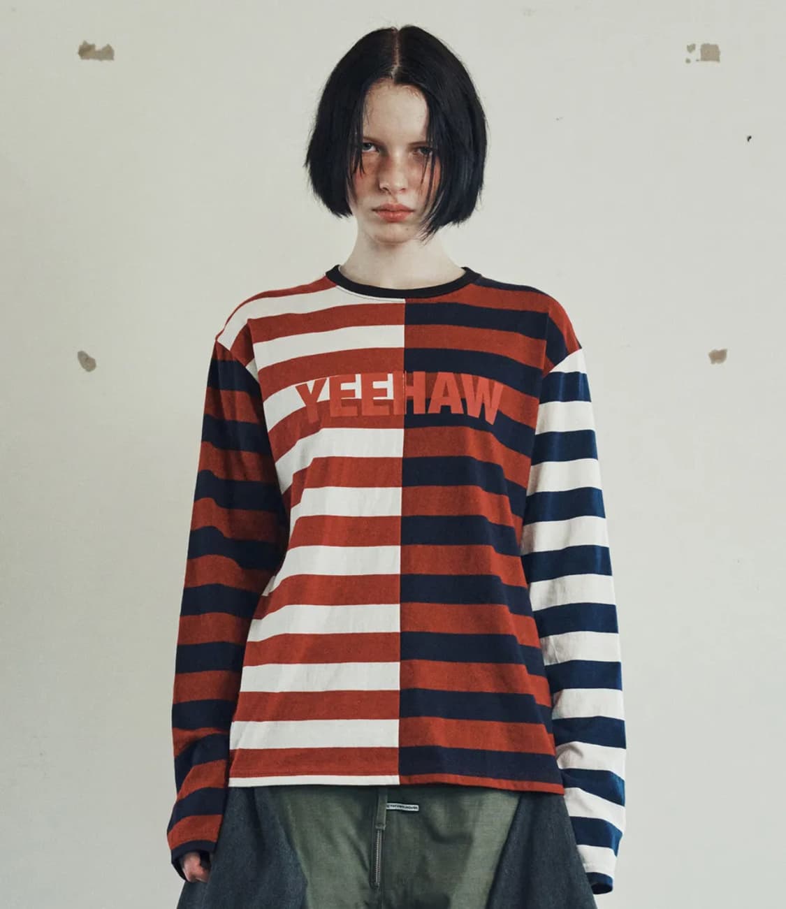 더바이닐하우스 롱슬리브 상품이미지1