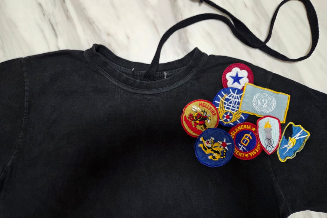 오프화이트 멀티 패치 반팔 티셔츠 상품이미지4