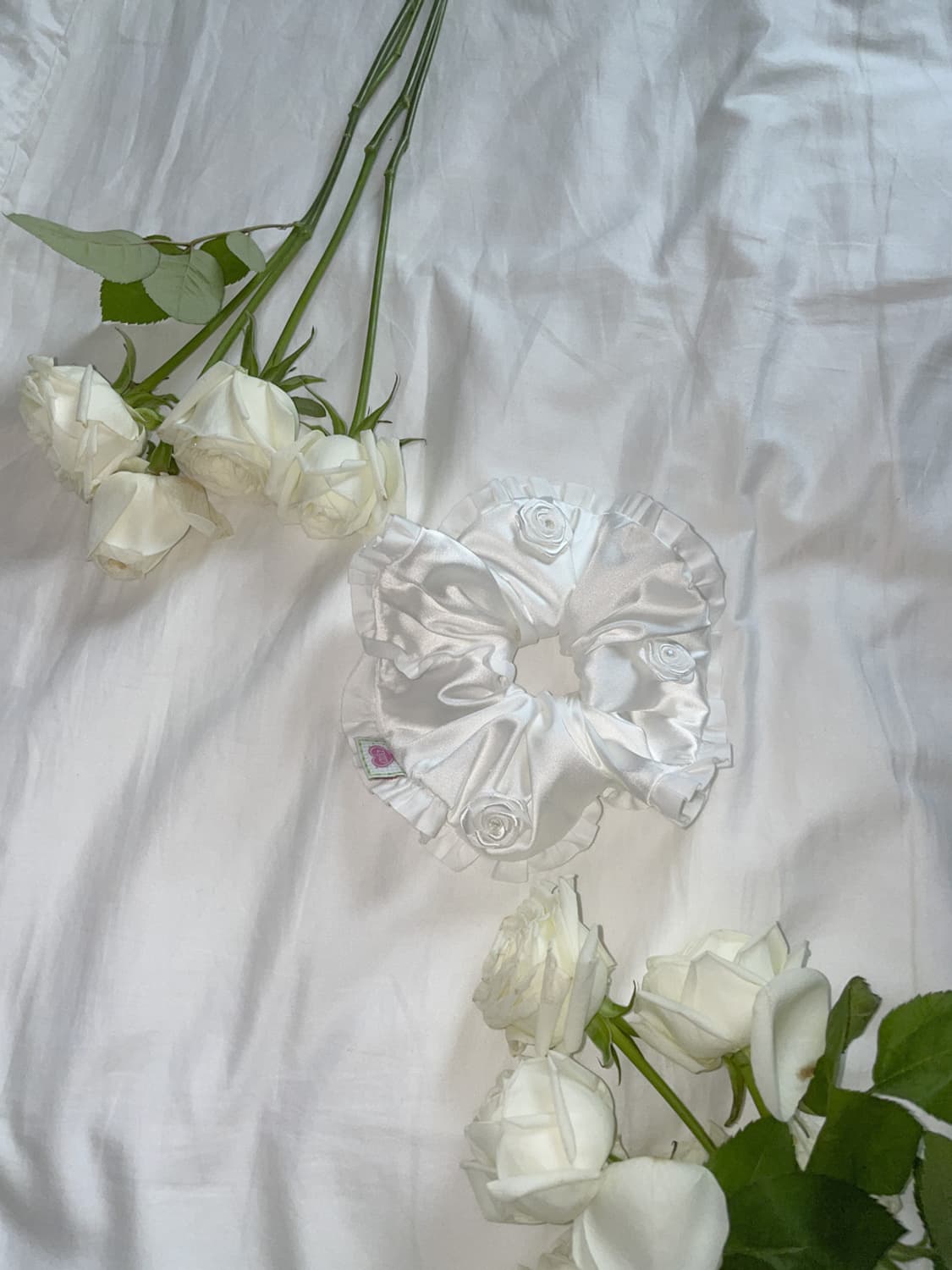 ATTA / Winter rose scrunchie (White) 상품이미지6