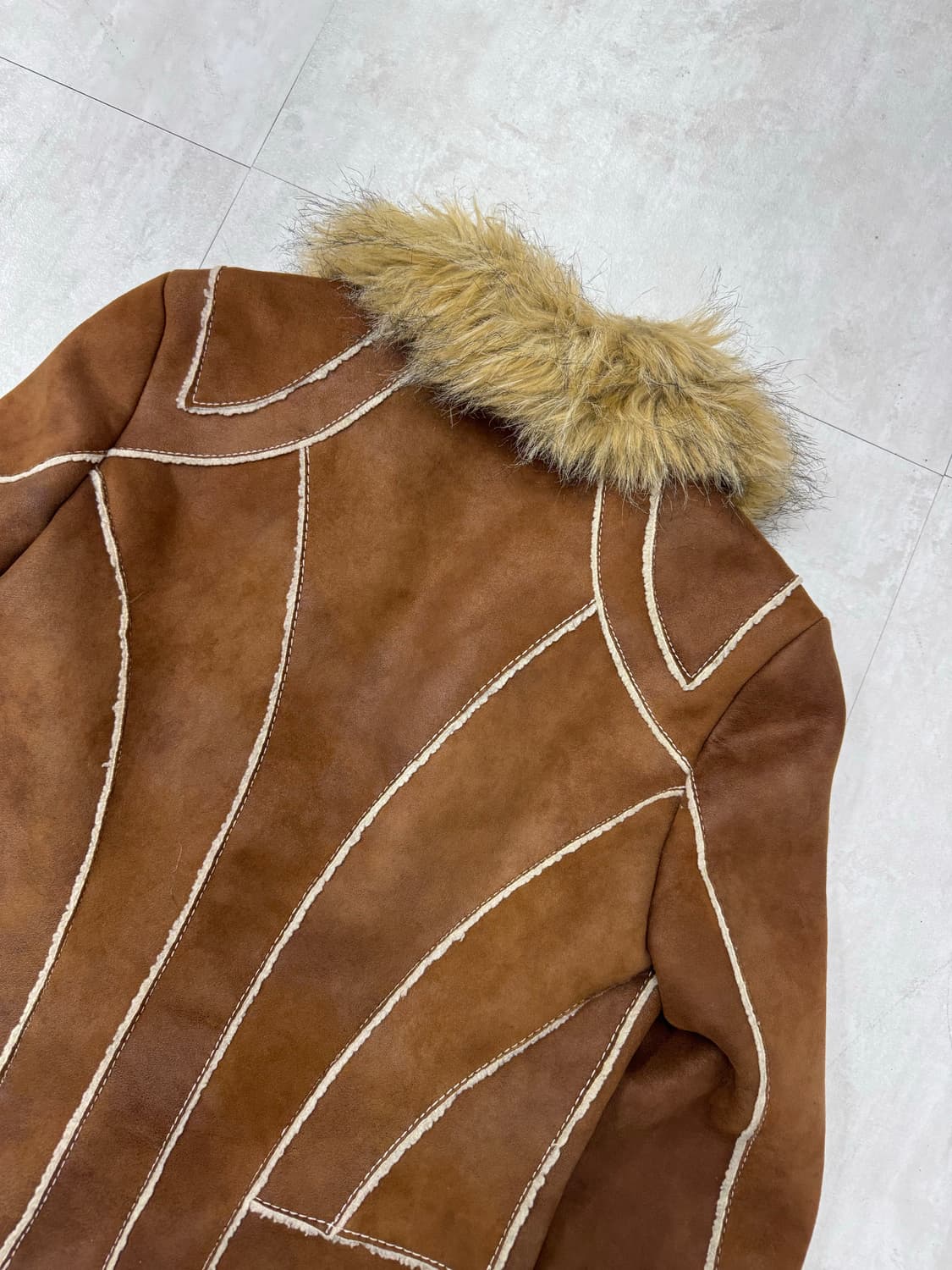 •게스 슬림핏 퍼카라 탈부착 무스탕 자켓  상품이미지6