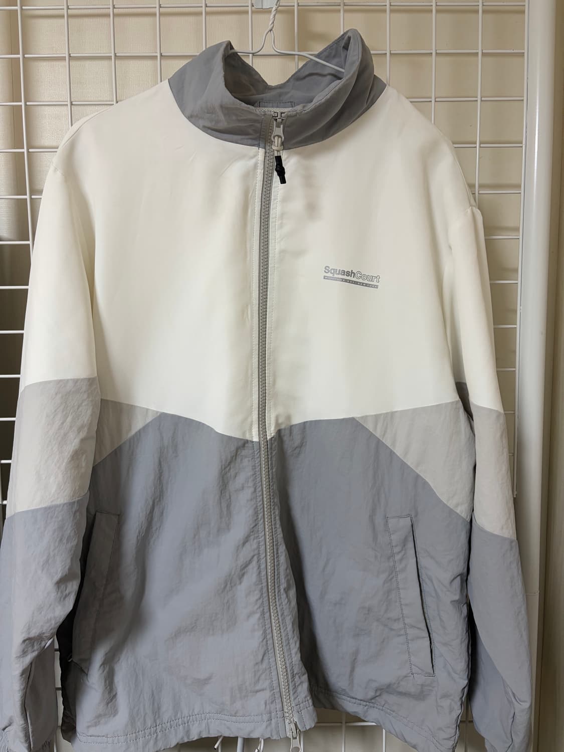 스파오 바람막이 상품이미지1